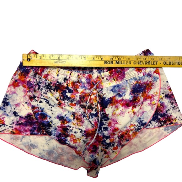 ATHLETA HYPERSONIC PETAL SHORT size Large running track shorts - Picture 3 of 9